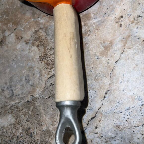 Vintage Le Creuset #14 cm Flame Orange Enamel Cast Iron Saucepan w/ Wood Handle - Picture 8 of 13
